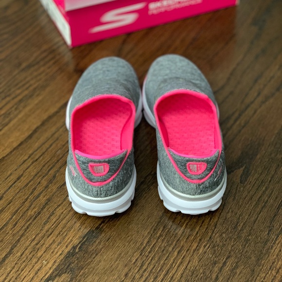 New Skechers Go Walk 3 Gray & Pink Girls Size 2 - Picture 5 of 12